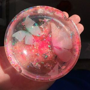 BUTTERFLY EFFECT RESIN ASHTRAY